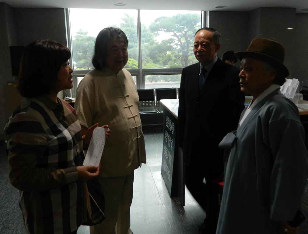 中国书法研究院院长张杰访问韩国国会